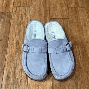 Birkenstock Buckley Light Gray Suede Buckle Shearling clogs